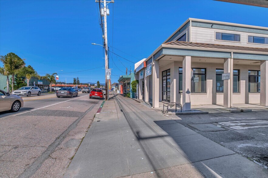 More Photos Of 716 Soquel Ave, Santa Cruz Storefront Retail Office For Lease