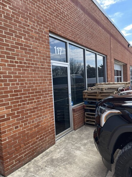 More Photos Of 1341 Hughes Ford Rd, Frederick Light Manufacturing For Sale