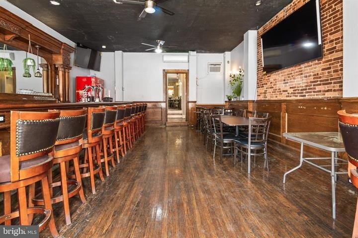 More Photos Of 2112 Fleet St, Baltimore Bar For Sale