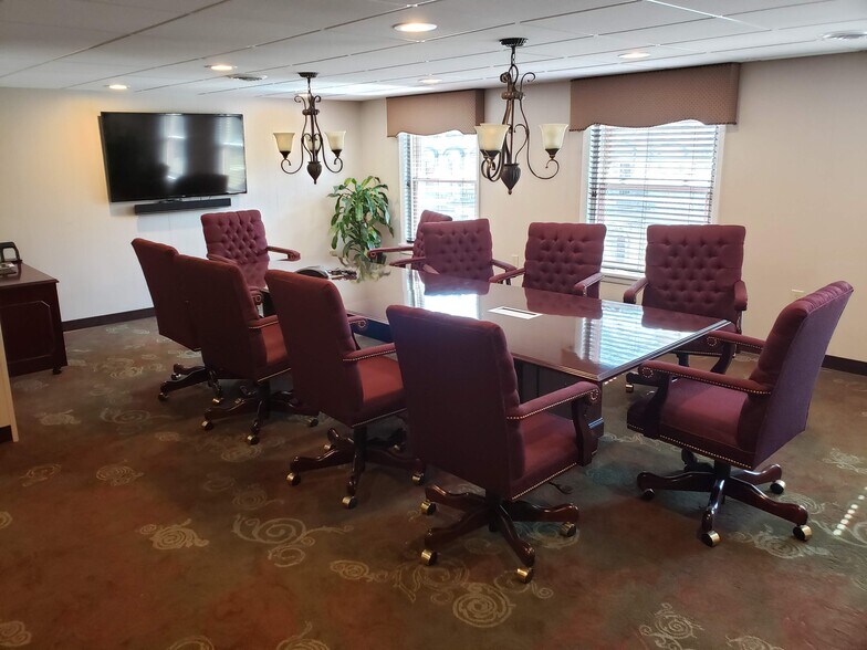 More Photos Of 142 W State St, Trenton Office For Lease