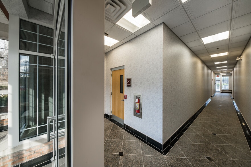 More Photos Of 2 Changebridge Rd, Montville Office For Lease