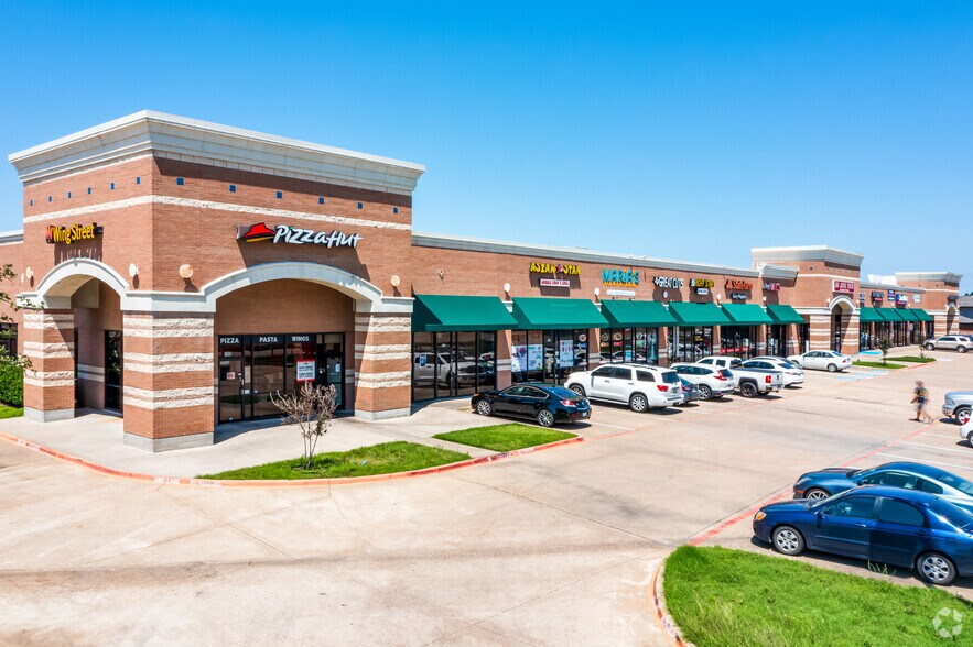 Primary Photo Of 7650 I-35 E, Corinth Storefront For Lease