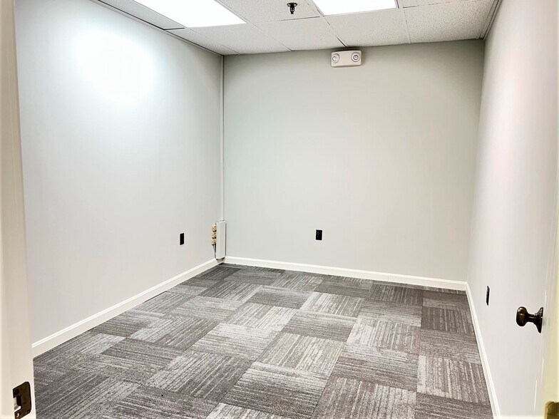 More Photos Of 330 Boston Rd, Billerica Medical For Sale