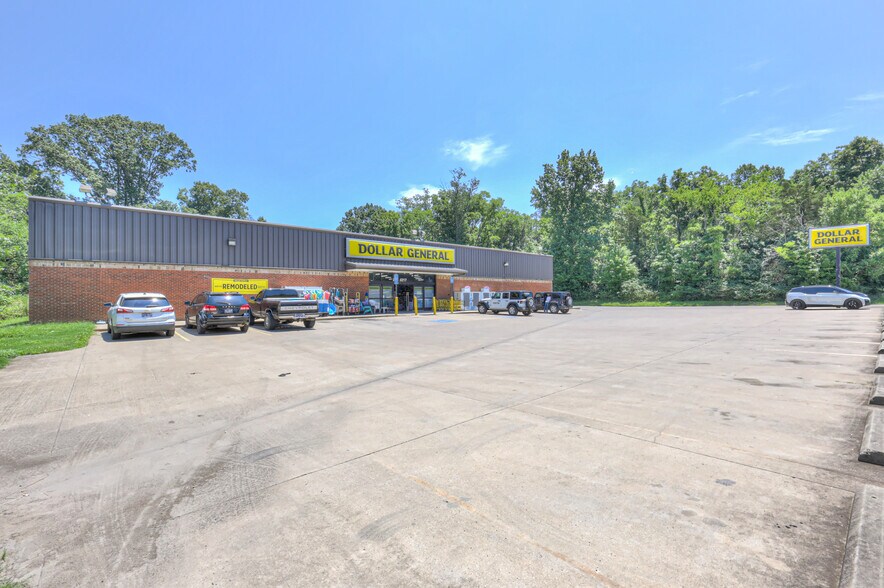 More Photos Of 4217 Highway 431, Columbia Freestanding For Sale