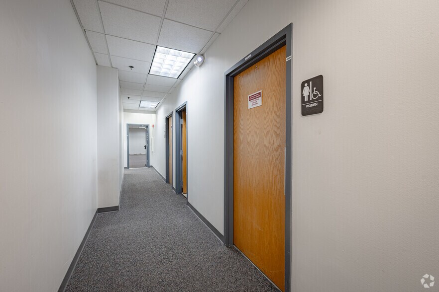 More Photos Of 8530 Corridor Rd, Jessup Flex For Lease