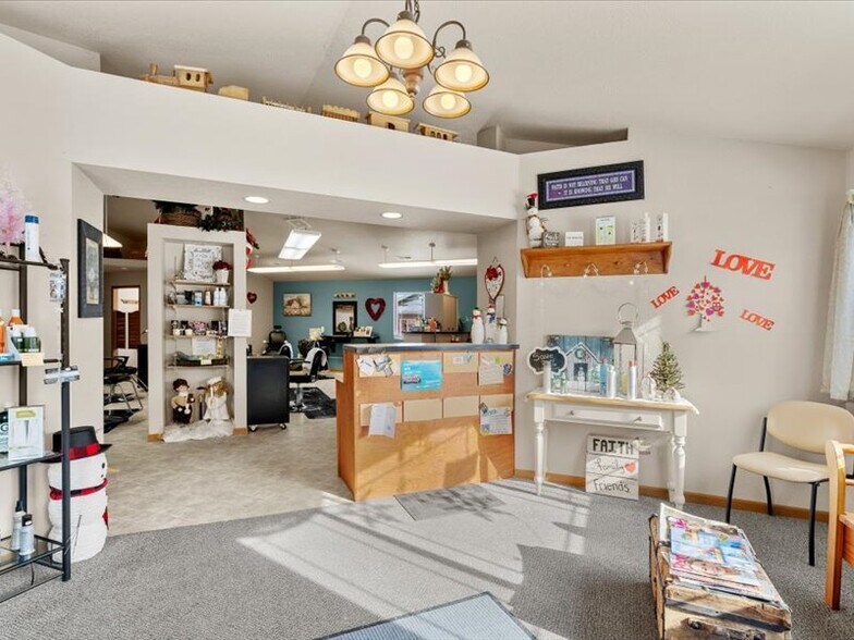 More Photos Of 628 Christel Dr, Valders Office Residential For Sale