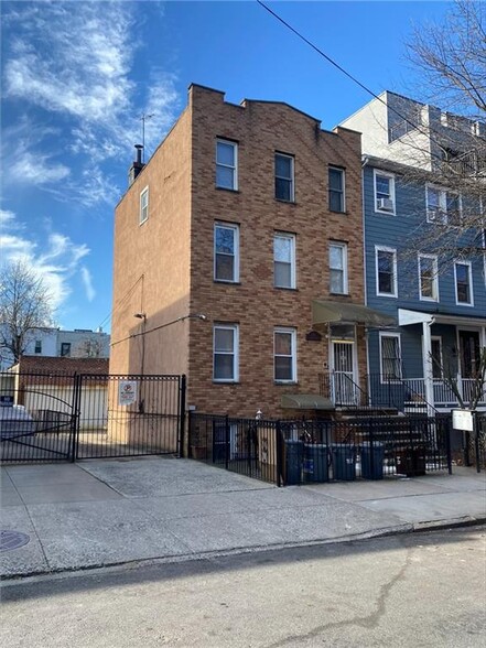 Primary Photo Of 180 12th St, Brooklyn Flex For Sale