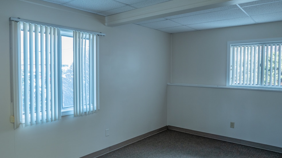 More Photos Of 12 Welby Rd, New Bedford Medical For Lease