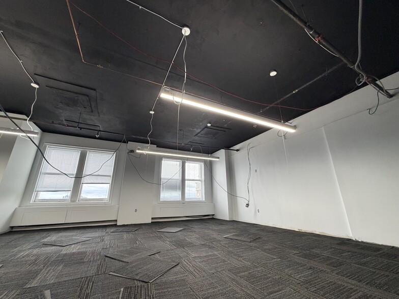 More Photos Of 100 S Broad St, Philadelphia Office For Lease