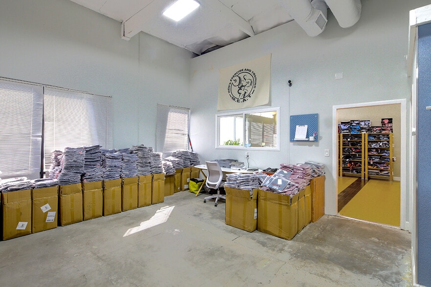 More Photos Of 1150-1178 N Knollwood Cir, Anaheim Manufacturing For Sale