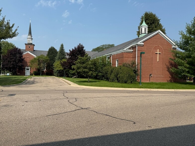 Primary Photo Of 25350 W 6 Mile Rd, Redford Township Religious Facility For Sale