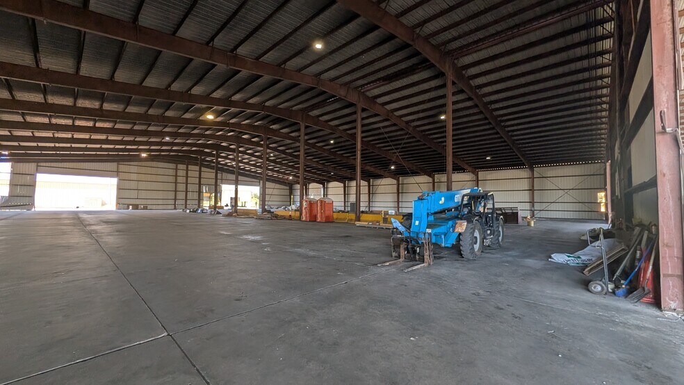 More Photos Of 1509 S Byron Butler Pky, Perry Manufacturing For Lease