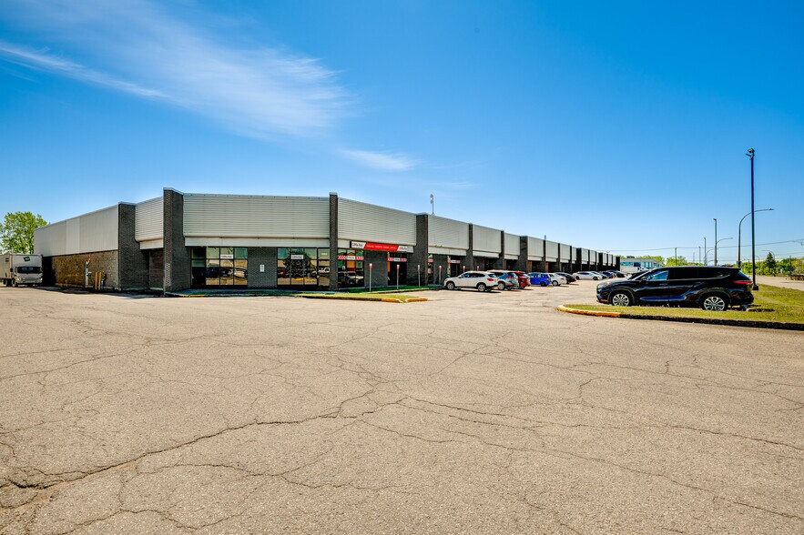 More Photos Of 1520-1660 Av 55E, Montréal Warehouse For Lease