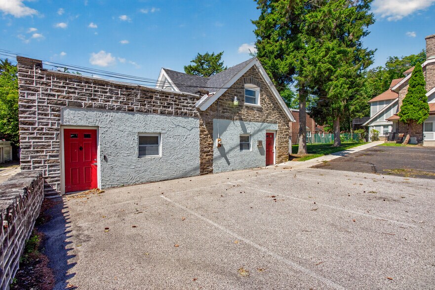 More Photos Of 820 E Vernon Rd, Philadelphia Unknown For Lease
