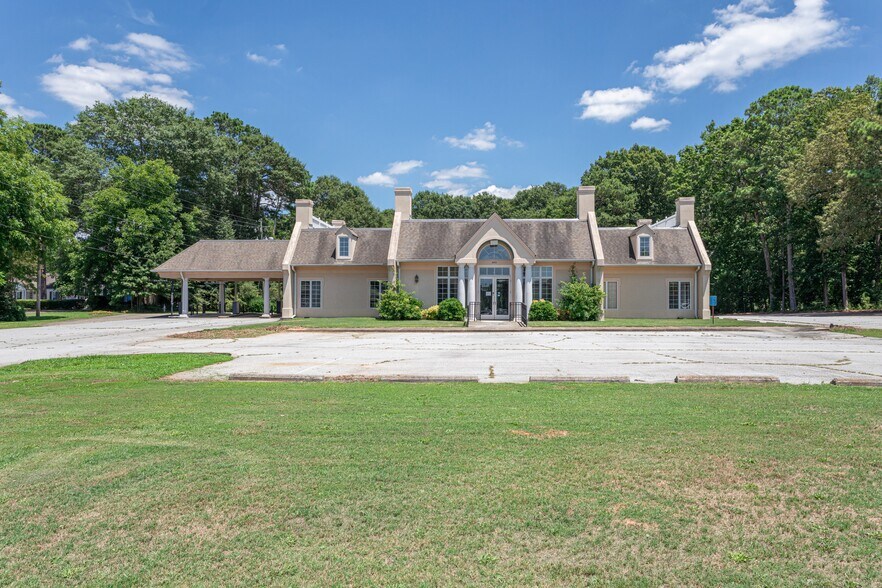 More Photos Of 675 N Jeff Davis Dr, Fayetteville Bank For Sale