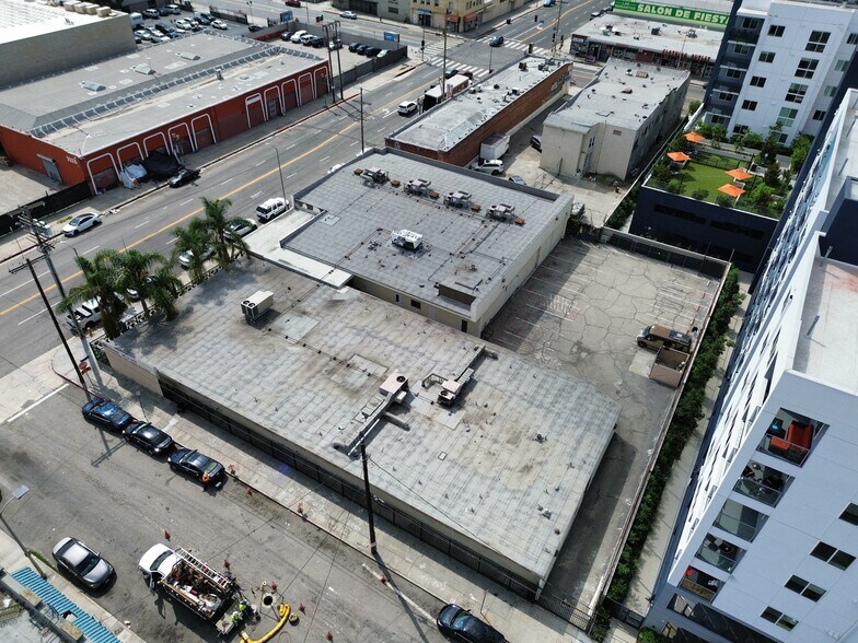 More Photos Of 2501 S Hill St, Los Angeles Office For Sale