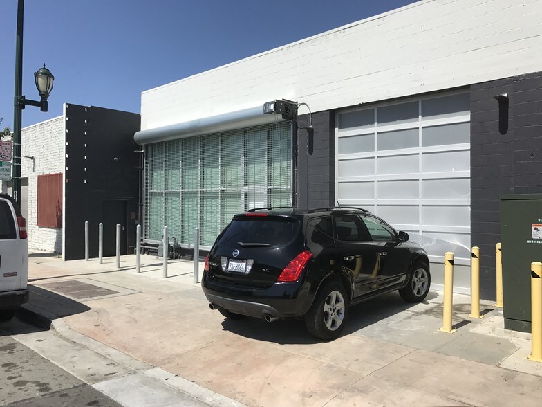 Primary Photo Of 8914 MacArthur Blvd, Oakland Auto Repair For Sale