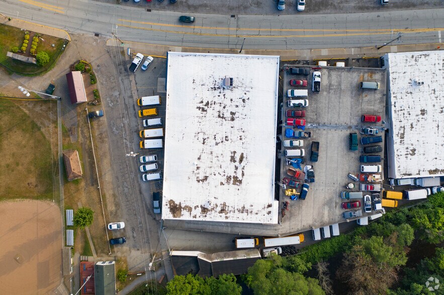 More Photos Of 11 Crescent St, Pittsburgh Auto Dealership For Lease