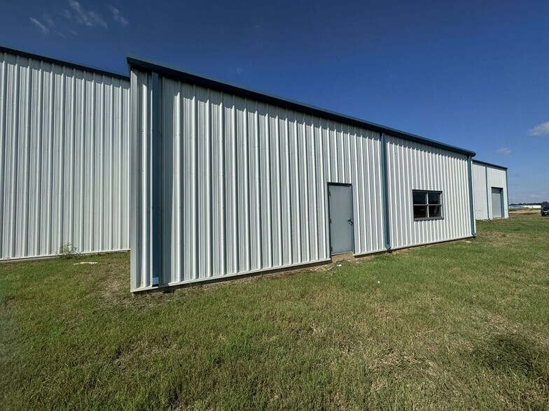 More Photos Of 369 Enterprise Dr, Batesville Industrial For Sale