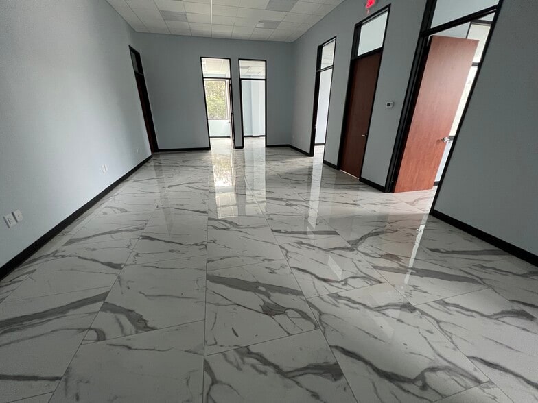 More Photos Of 18630 Intercontinental Crossing Dr, Houston Warehouse For Lease