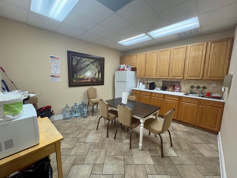 More Photos Of 6909 Burlington Rd, Whitsett Freestanding For Lease