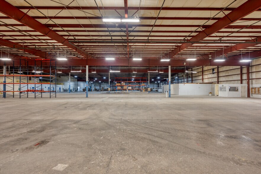 More Photos Of 6040 Progress St, Niagara Falls Warehouse For Lease