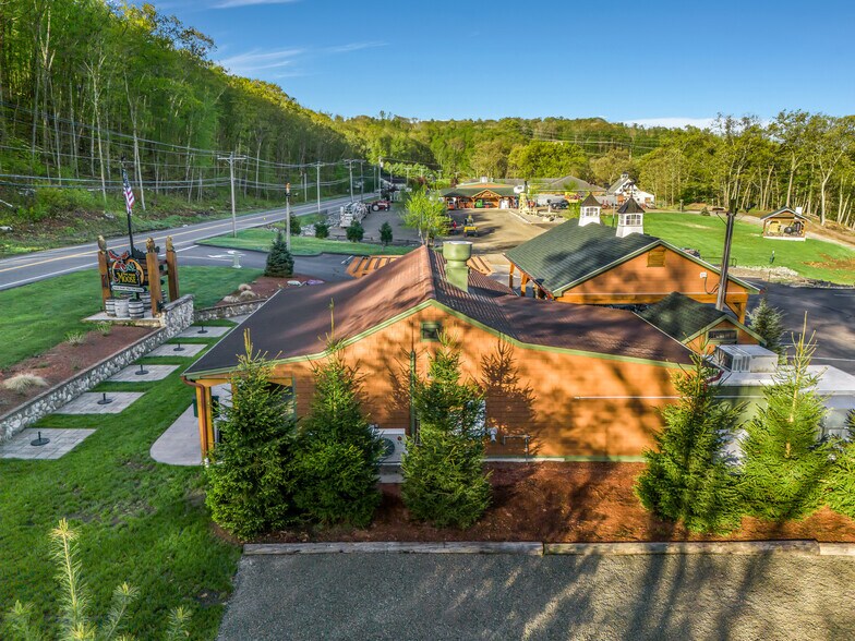 More Photos Of 94 E Route 66, Columbia Restaurant For Sale