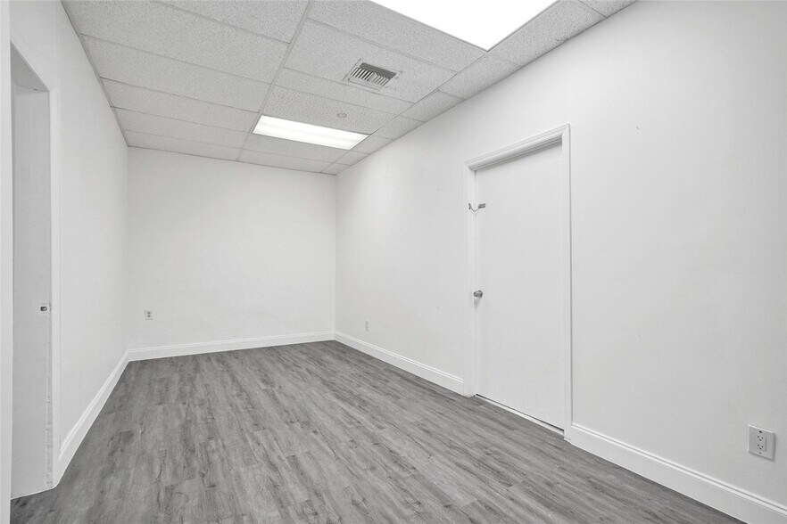 More Photos Of 201-211 E Hallandale Beach Blvd, Hallandale Beach Medical For Lease
