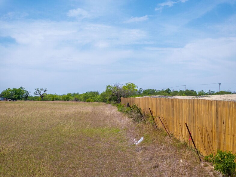 More Photos Of 409 Franks Rd, New Braunfels Land For Sale