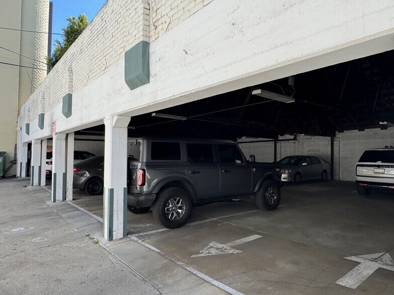 More Photos Of 218 S Tower Dr, Beverly Hills Apartments For Sale