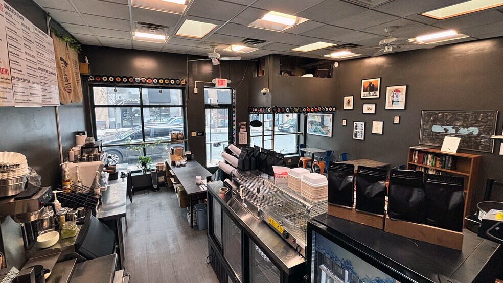 More Photos Of 17 S 9th St, Allentown Storefront For Sale