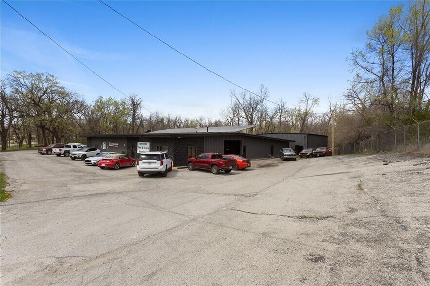 More Photos Of 3709 Pickett Rd, Saint Joseph Auto Repair For Sale