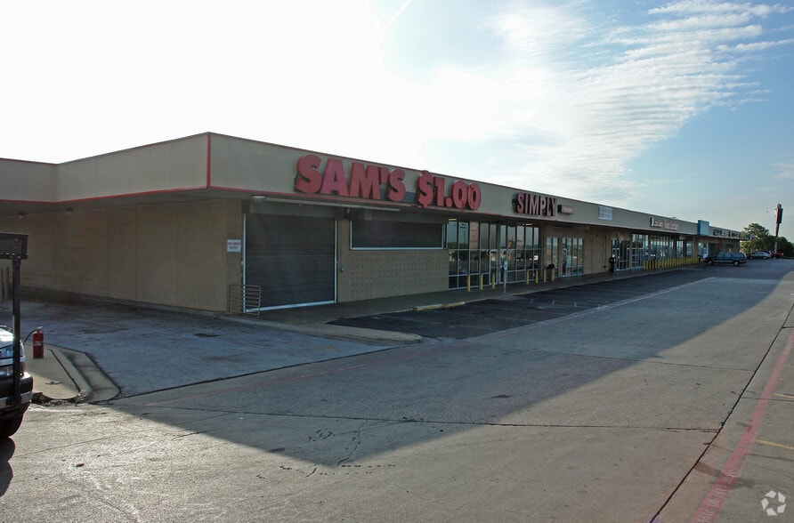Primary Photo Of 3200 S Lancaster Rd, Dallas General Retail For Lease