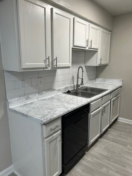 More Photos Of 834 Timberlake Dr, Arlington Apartments For Sale