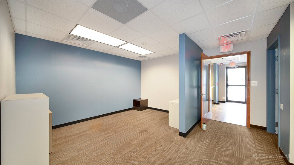 More Photos Of 129 S Roselle Rd, Schaumburg Office For Sale