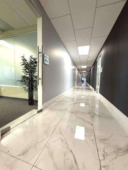 More Photos Of 150 SE 2nd Ave, Miami Office Residential For Sale