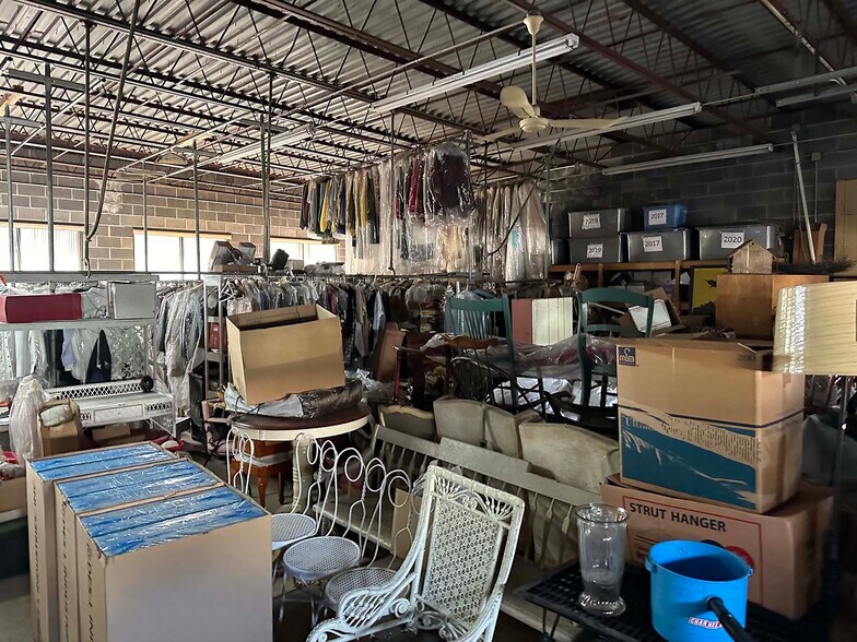 More Photos Of 886 Wyoming Ave, Kingston Freestanding For Sale