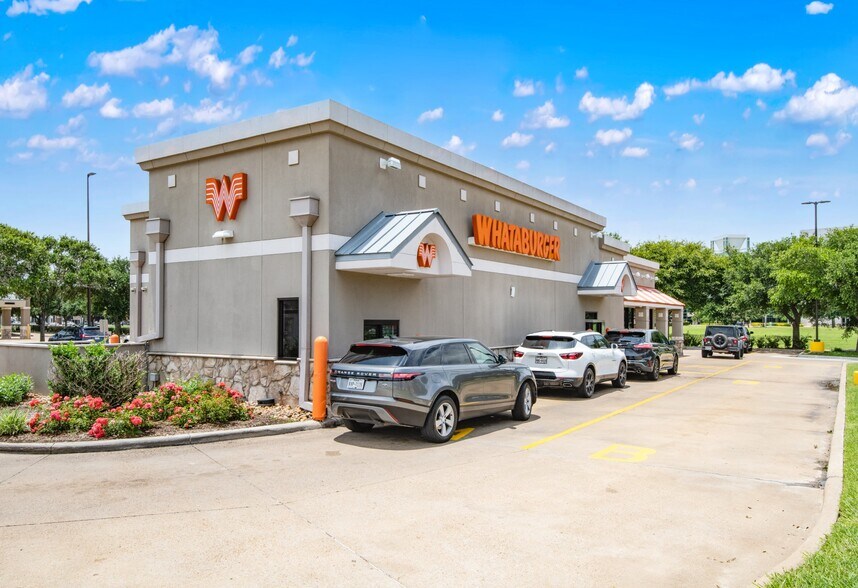 More Photos Of 19660-20030 Southwest Fwy, Sugar Land Unknown For Lease