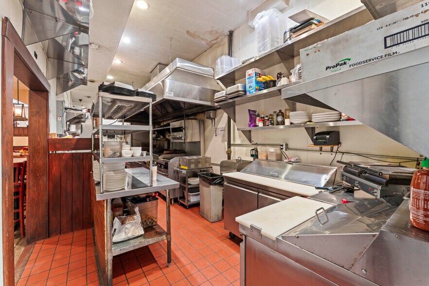 More Photos Of 88 N Main St, Washington Storefront Retail Residential For Sale