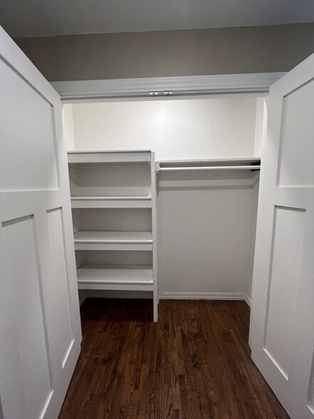 More Photos Of 1747 Oakdale Ave, Green Bay Apartments For Sale