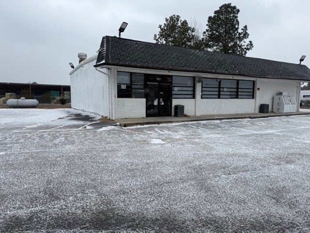 More Photos Of 3210 Lee Ave, Sanford Convenience Store For Lease