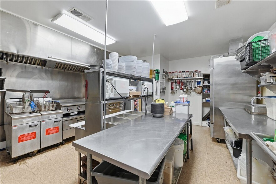 More Photos Of 405 Main St, Silver City Restaurant For Sale