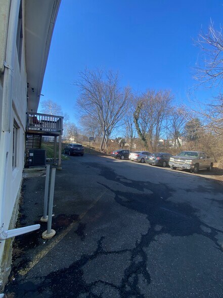 More Photos Of 130 E Brookhaven Rd, Brookhaven Medical For Sale