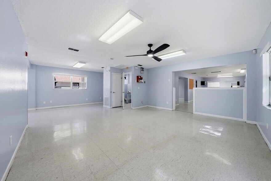 More Photos Of 2886 Whitney Rd, Clearwater Storefront Retail Residential For Sale