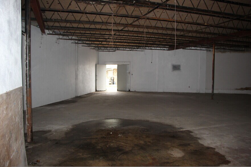 More Photos Of , North Fort Myers General Retail For Sale