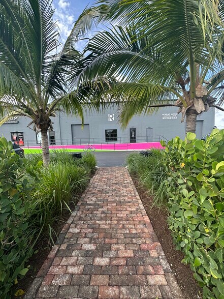 Primary Photo Of 2510 Florida Ave, West Palm Beach Storefront For Lease