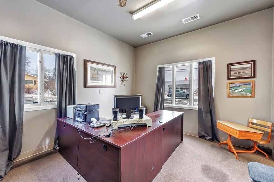 More Photos Of 513-529 Duluth Ave, Sturgeon Bay, Sturgeon Bay General Retail For Sale