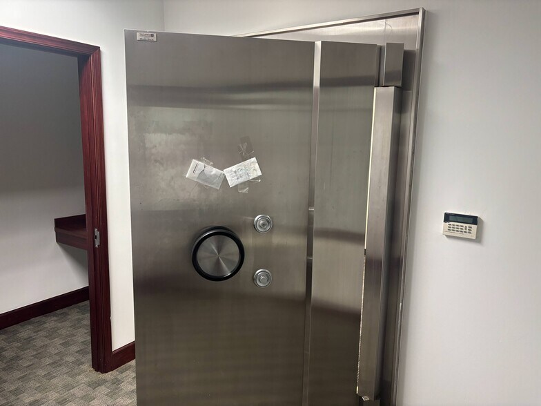 More Photos Of 999 PONCE DE LEON Blvd, Coral Gables Medical For Lease