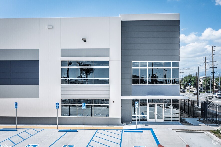 More Photos Of 530 N Baldwin Park Blvd, City of Industry Warehouse For Sale