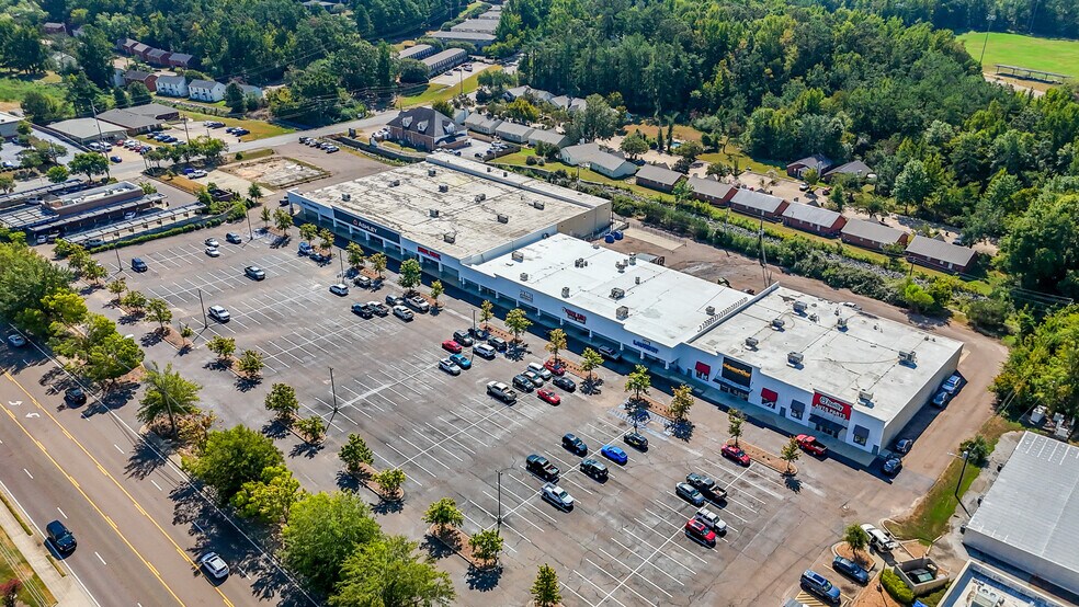 More Photos Of 2128-2150 Jackson Ave W, Oxford General Retail For Sale
